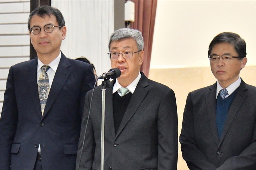 恐吓民众骗选票，陈建仁出大包被打脸！台当局行政机构负责人陈建仁今天下午针对高端疫