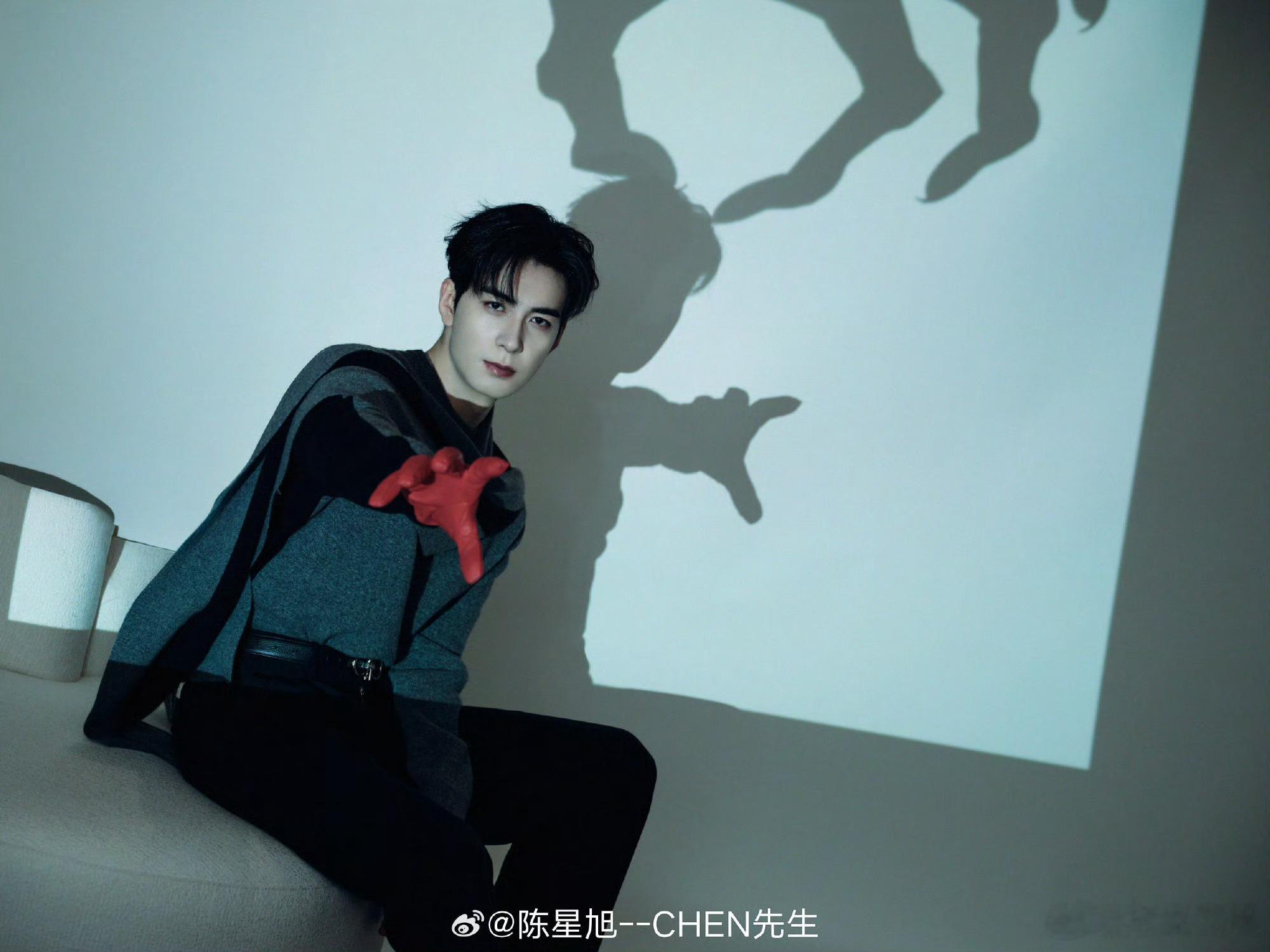 陈星旭荆棘玫瑰陈星旭VOGUE盛典出发图陈星旭VOGUE盛典出发图，绝了，[爱你