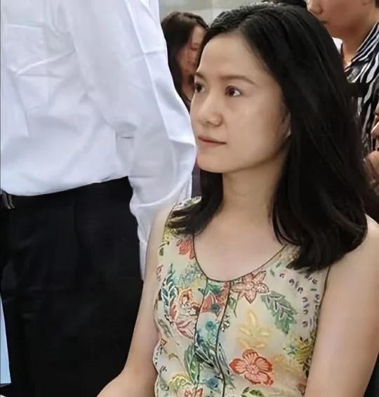 星河为证：杨振宁与翁帆的世纪之恋
在跨越世纪的物理星河中，杨振宁先生是一座巍峨的