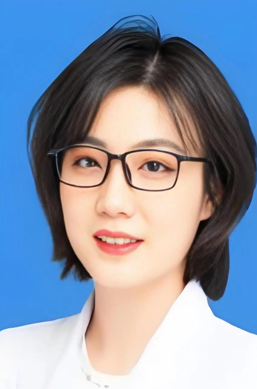 我是不信谷潇雅医生有这个背景的。要是她真有少将爷爷，心脏外科专家爸爸，怎么会被别