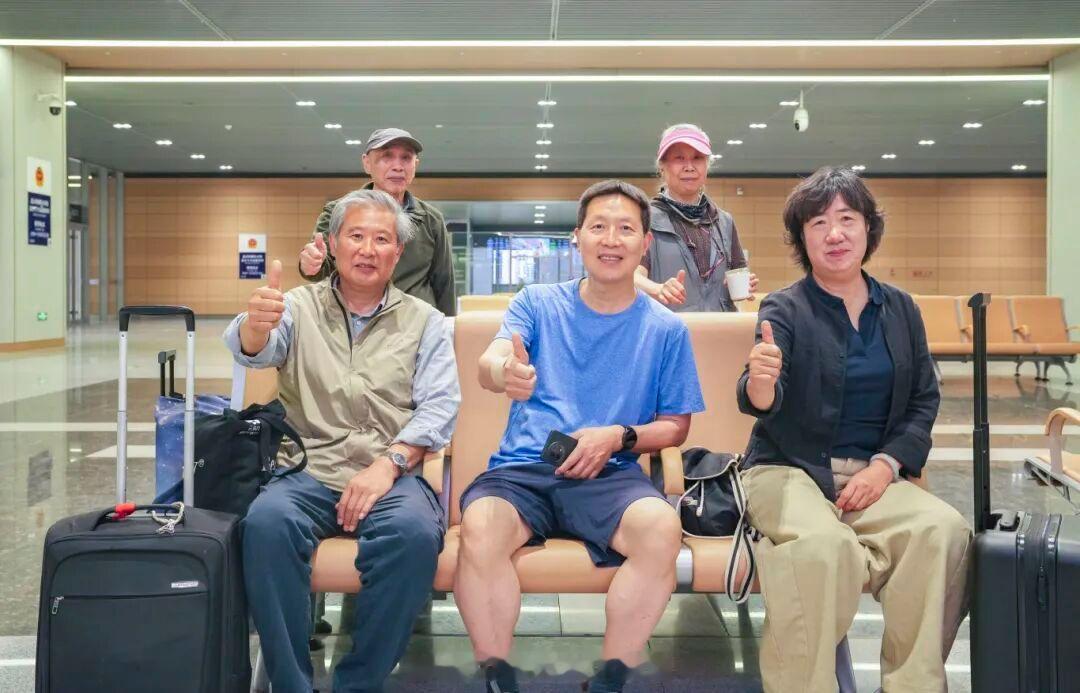 国铁头条【更快，更高效！主播北京丰台站实地亲测，真实体验来了......】5月1