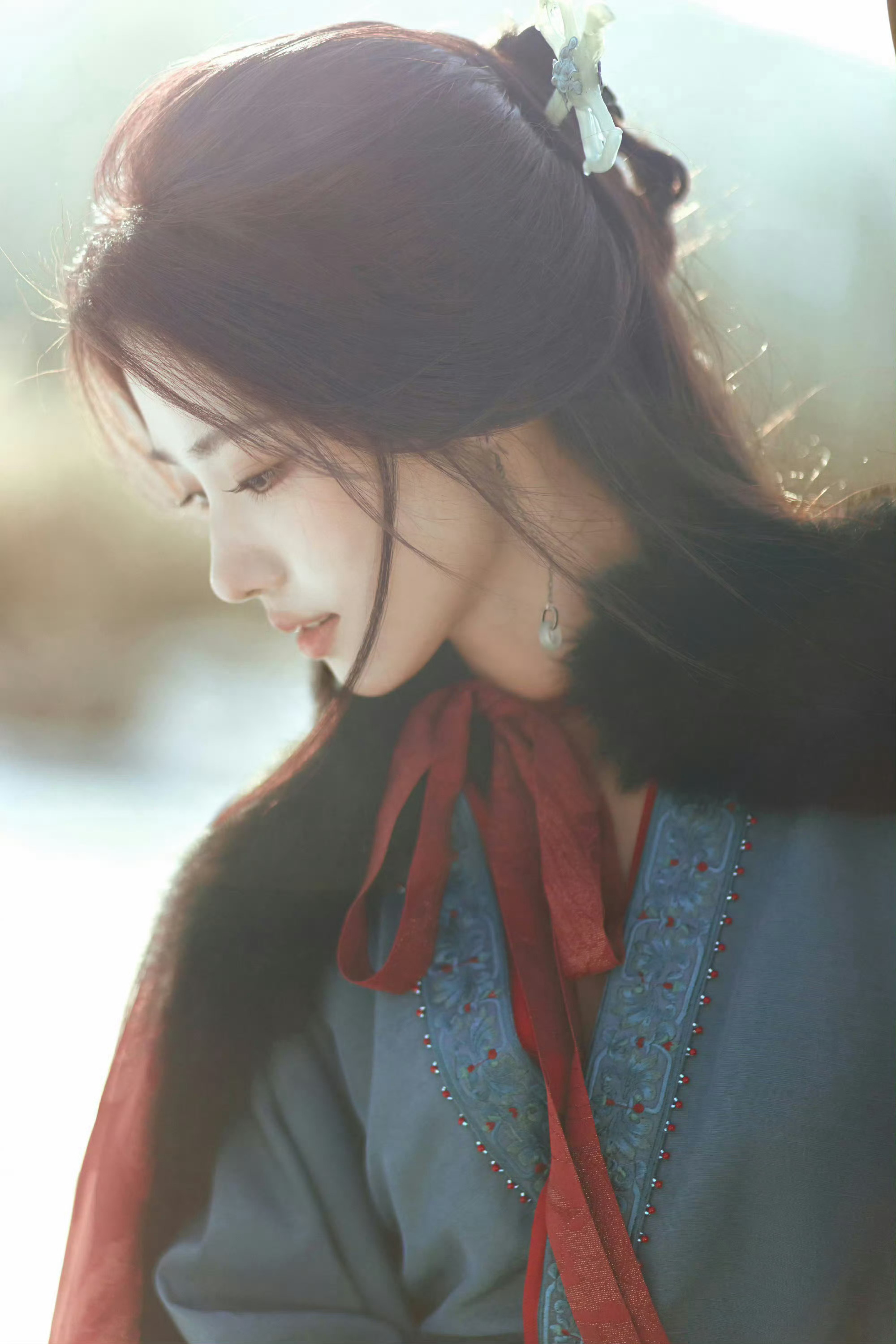 卢昱晓战国袍造型 战国袍封神！刚被腹肌帅到，又被国风造型美晕～ 