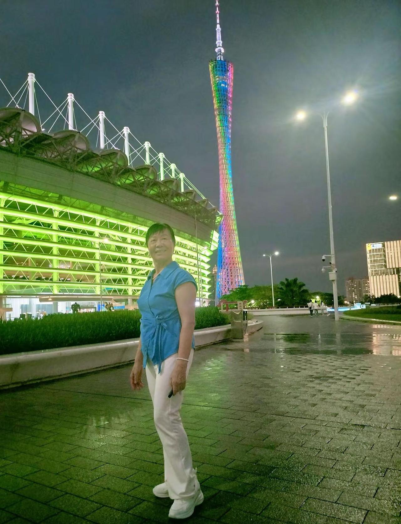 雨夜广州塔 广州塔夜景留念珠江新城流光溢彩，小蛮腰颜色变换，夜晚的珠江，华灯闪烁