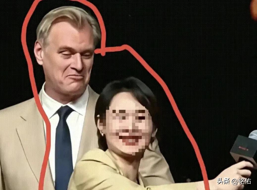 什么叫做蔑视？谁认识她？看看这等.货色是怎么被她崇洋媚外老外蔑视的！爆料 鸿蒙智