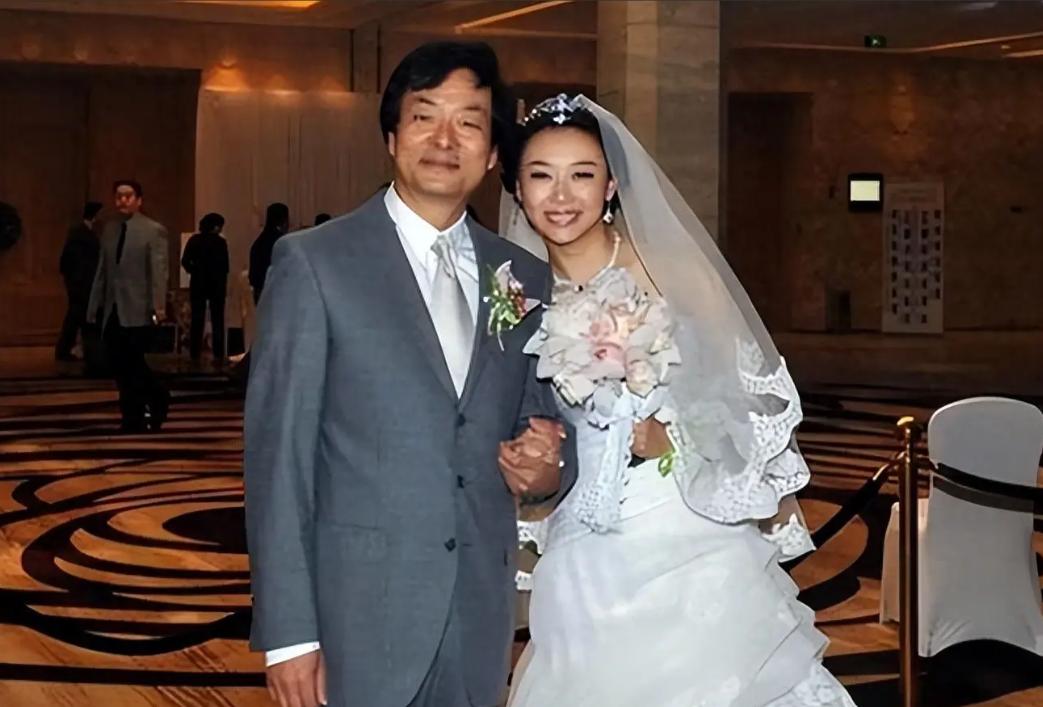 濮存昕女儿带韩国男友回家，他没吵没闹只请一顿饭，几年后女儿却零彩礼嫁给东北普通小