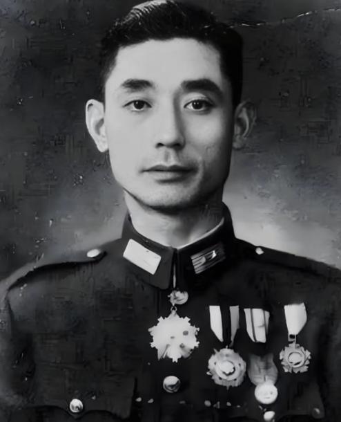 1944年，名将罗树甲被俘，为了让他屈服，日军把他的两根大脚趾砍了下来，用刺刀刺