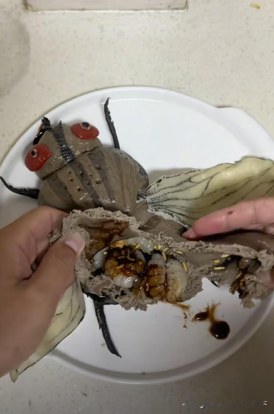 有点恶心
我都怀疑放得是真的[捂脸]