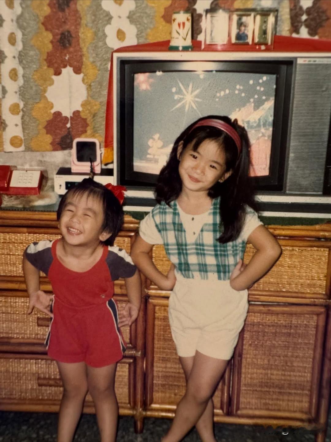 很多人可能想不到，如今星光熠熠的林依晨，童年是在经济拮据和家庭重担中早早成熟的。