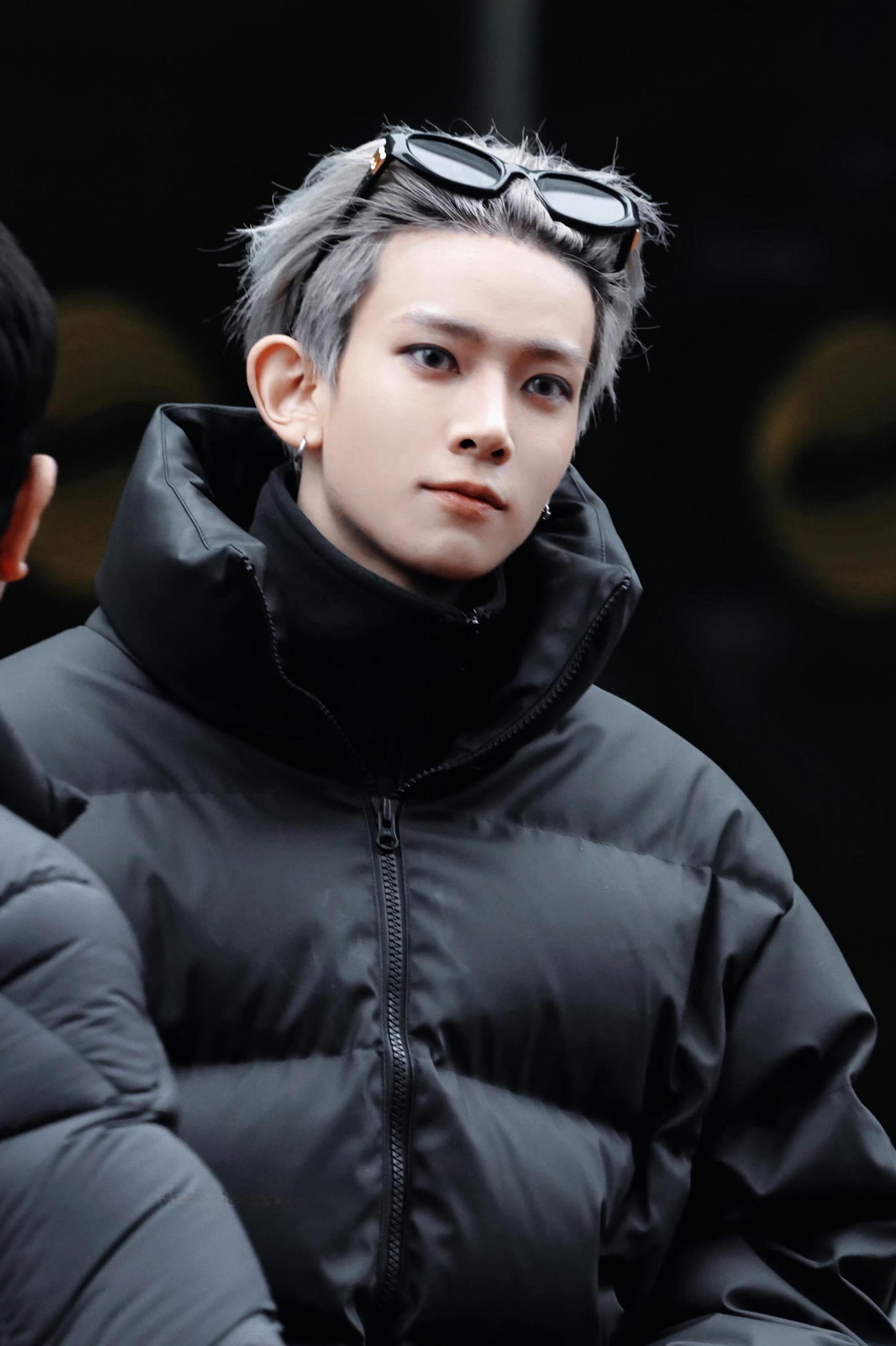 李羲承的脸是我的暂停键李羲承清爽少年感  李羲承清爽少年感，咱就说无论是舞台上的