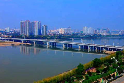 陕西南部有三个城市：汉中、安康、商洛。汉中是陕南三市中名气最大、经济最发达、气候