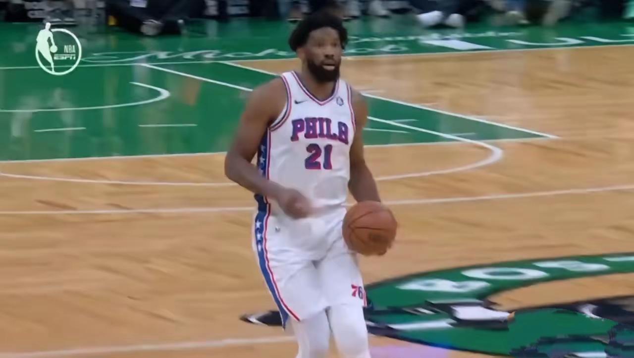 中锋界的逆行者，恩比德季后赛打绿凯再添一胜，生涯交手战绩跃升至4胜14负。

东