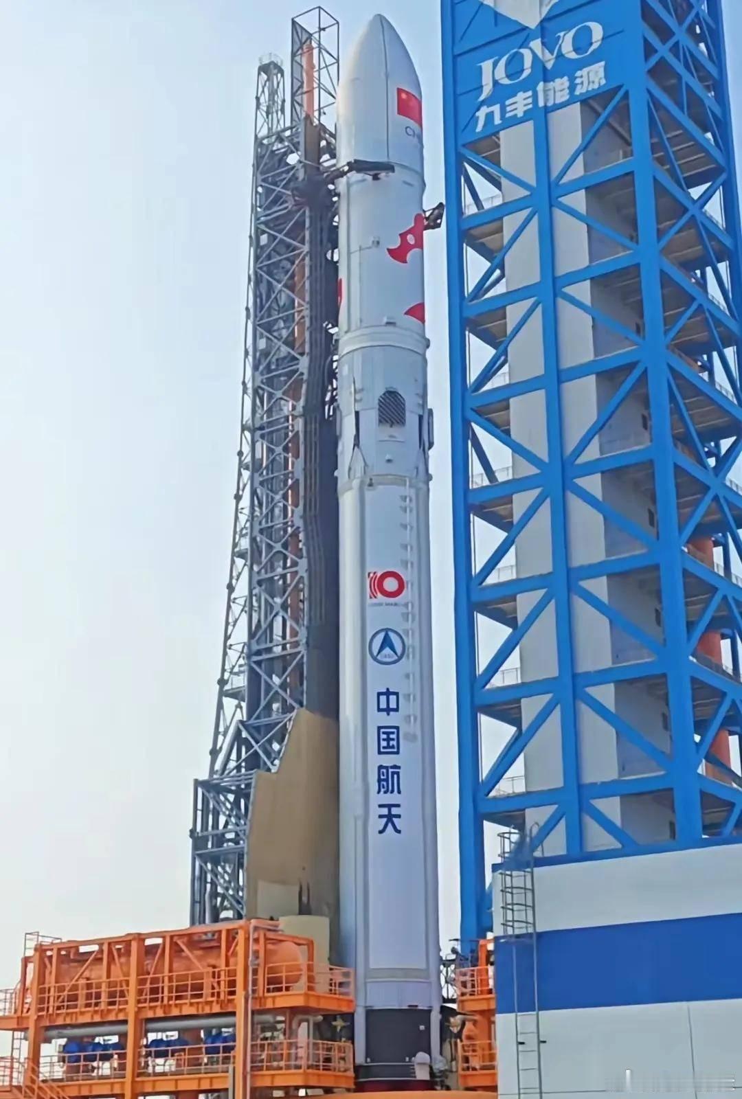 预祝长征10号乙发射成功 。 