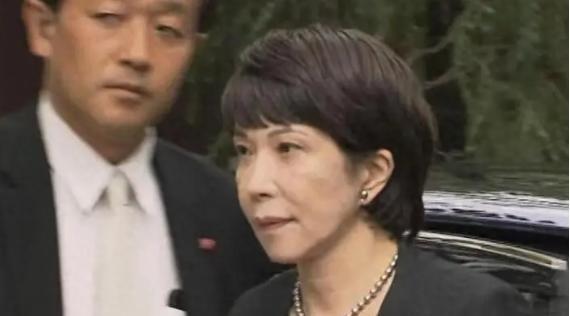 日本万万没想到，高市的愚蠢行为居然帮中国解决了两大问题。第一个，帮所有国人再次唤