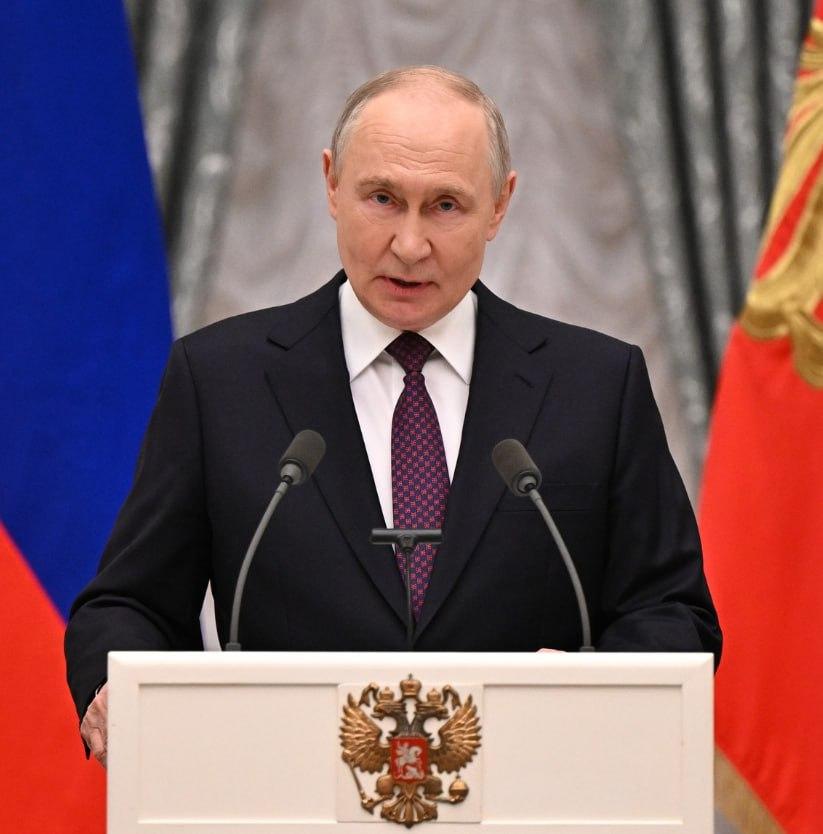 4月23日，普京以视频方式主持政府会议，聚焦互联网与北极两大议题。

在互联网方