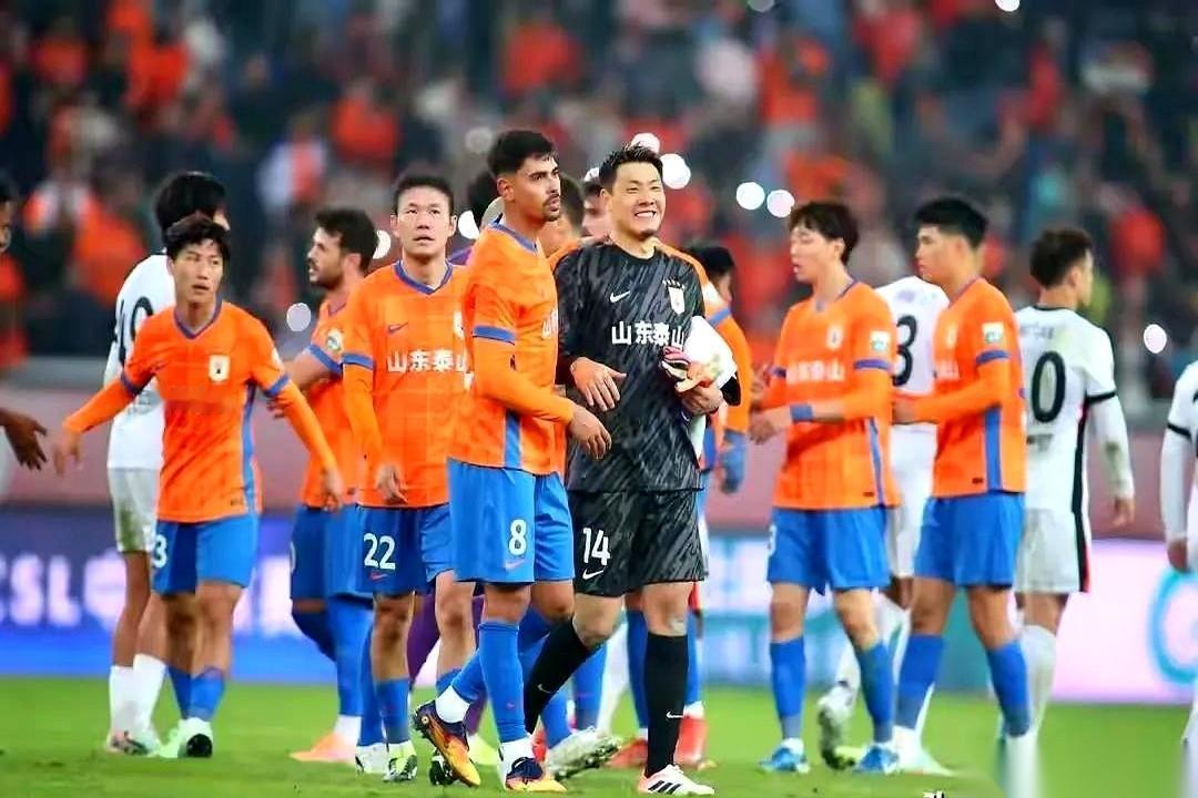 联赛副班长，客场干了半程冠军一个4:2。
就这一句话，你细品。
昨天这中超，简直