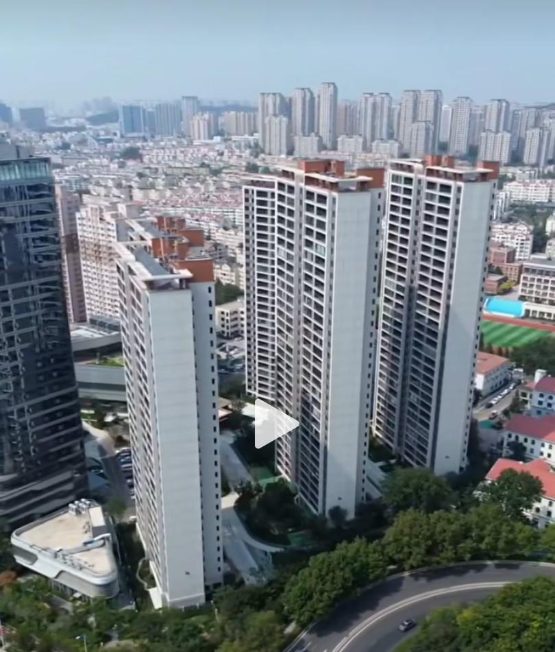 逸安居，市北福州路西侧，知名楼盘。当年拿地地价一万+；住宅+综合体模式。

住宅