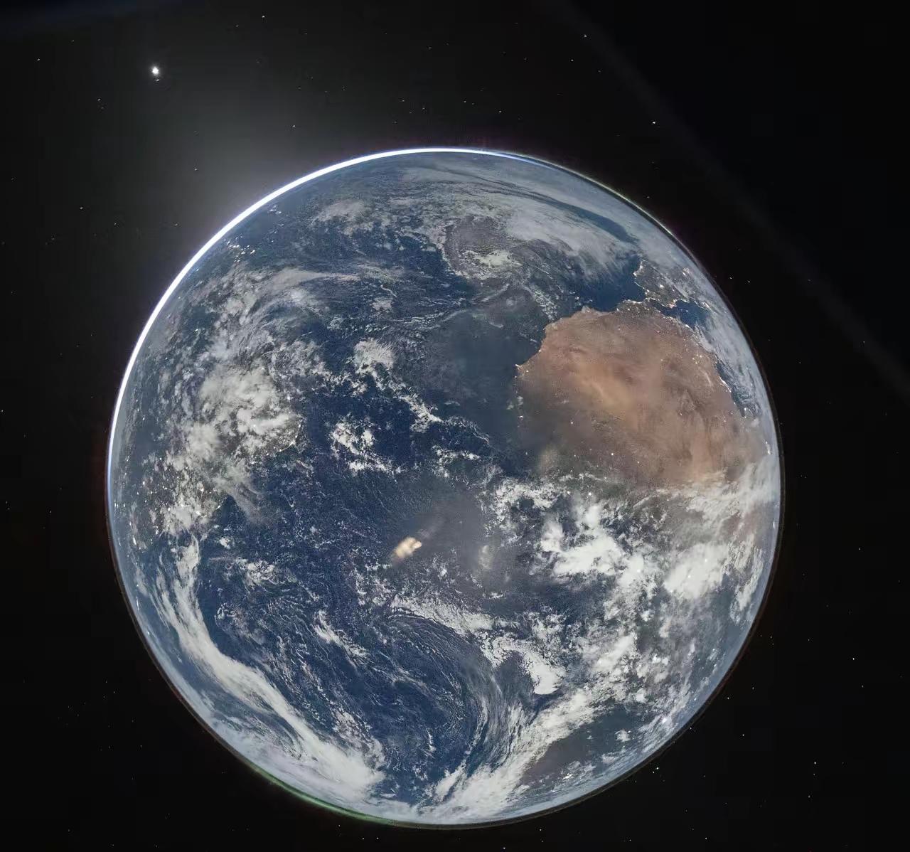 王铎：地球最新一张照片出炉
这是美国绕月飞船刚刚拍摄的照片，地球显然太美了。
要