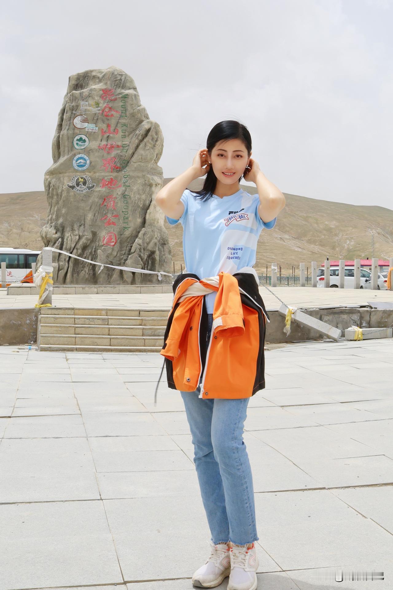 从格尔木到可可西里，途经昆仑山口和藏羚羊保护区，这一路的风景和心情无法描述，唯有