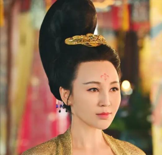 713年，太平公主被李隆基赐死，临刑前，她对李隆基道：“你的皇位是我帮助你登上的