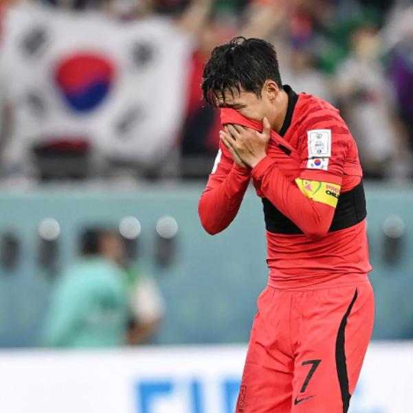韩国足球创下耻辱纪录！世界杯没进 32 强，全队仅 8 人回国，总统亲自出面道歉