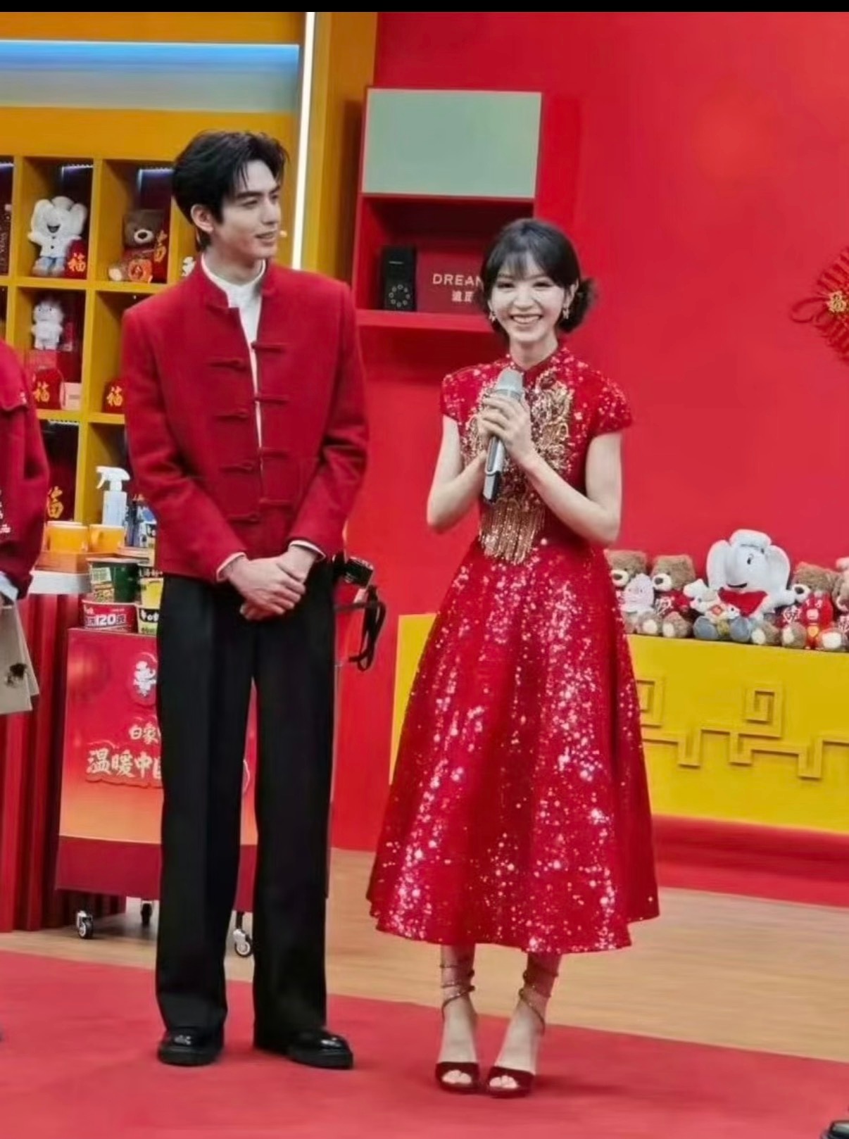 田曦薇复制宋威龙骄阳似我名场面宋威龙模仿田曦薇的小猫敬礼 对我眼睛很好的两位 