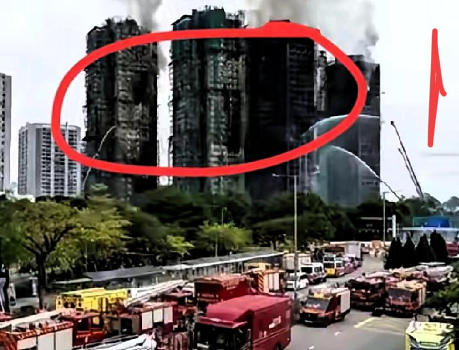 香港火灾里那通求救电话太揪心了！妻子让楼上丈夫赶紧下楼，可他跑了几层就被烟火堵死