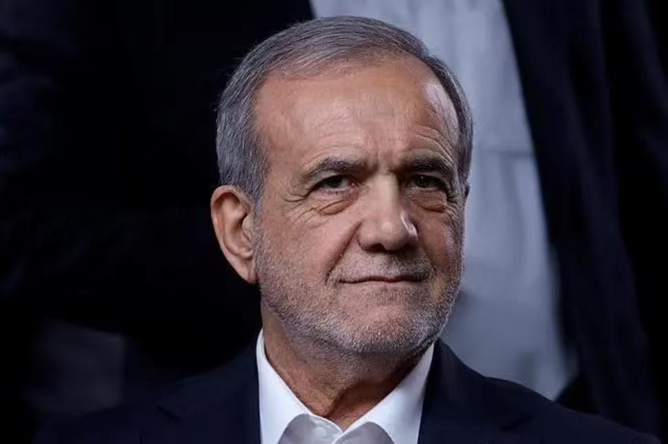 那些怀疑了佩泽希齐扬的人，可能都误会了他！首先说怀疑的理由，哈梅内伊跟那么多伊朗