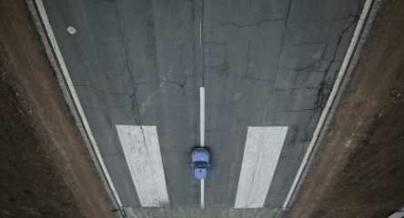 五星安全只是基础门槛，真实场景的超纲实测才是硬实力！华境S遭高速侧碰后坠落高坡华