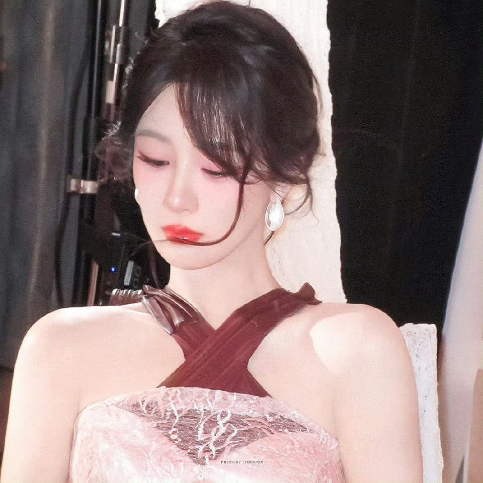 杨紫 yz杨紫董竹君yz杨紫玉兰花开君再来请不要相信造谣亲爱的大明星我永远爱你【