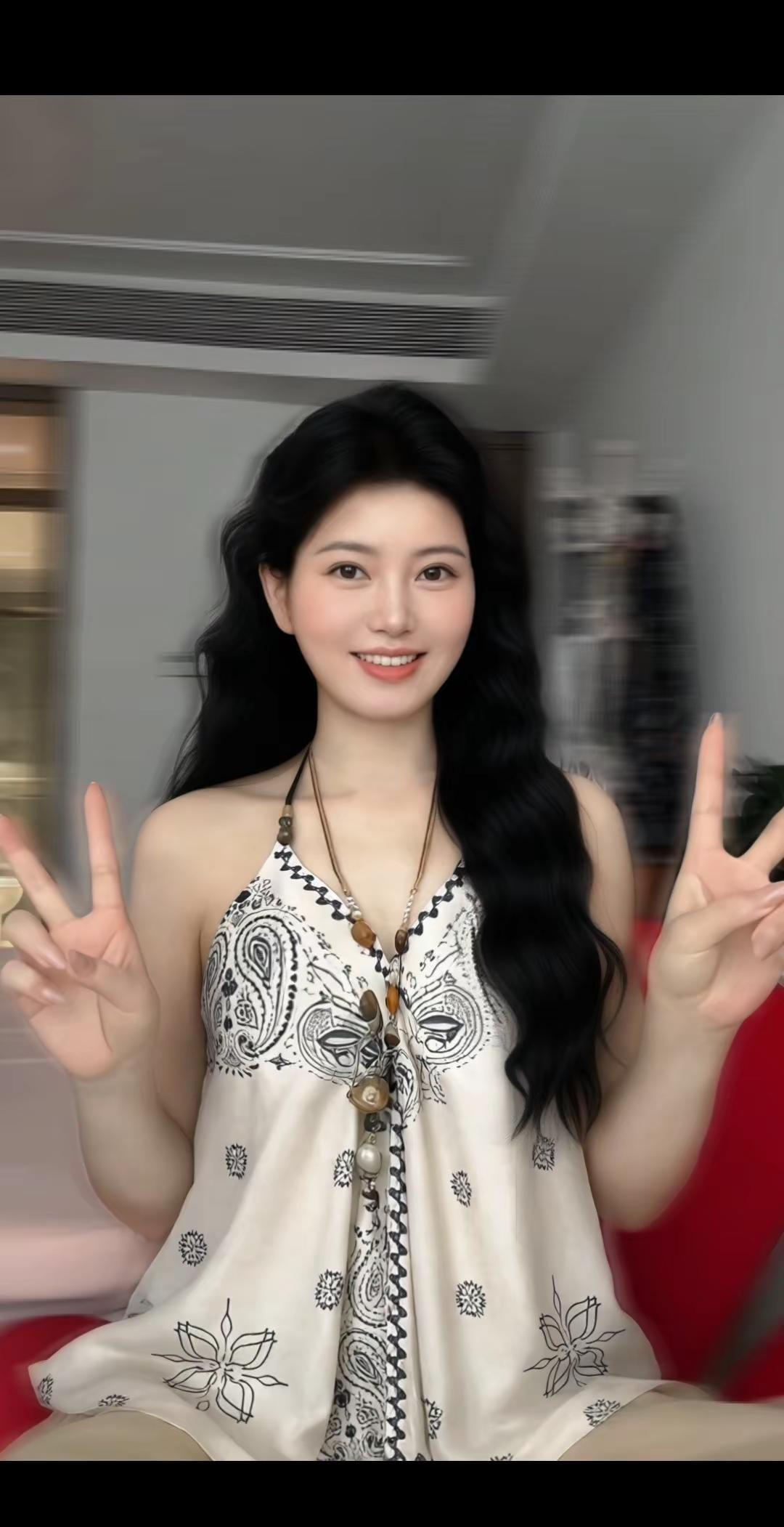 美姨的第365副面孔🤭就修图的心智（亲妈都不认识）➕手势✌️✌️完全配的上过六