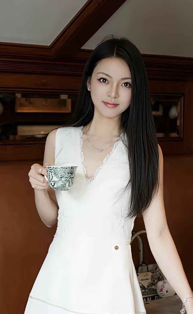 你心中的美女啥模样漂亮可爱的女孩，长相漂亮、身材苗条