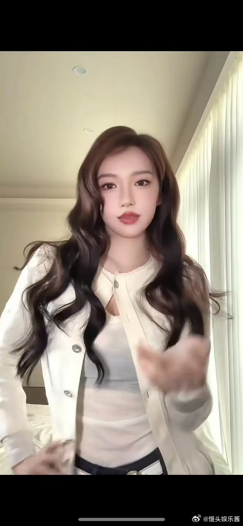 为什么程潇和我印象里的长的不太一样了 