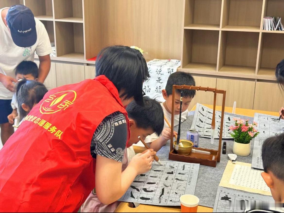 双龄共养新模式补齐仙居乡村养老育儿短板仙居创新双龄共养服务，依托仙栖家园开展祖孙