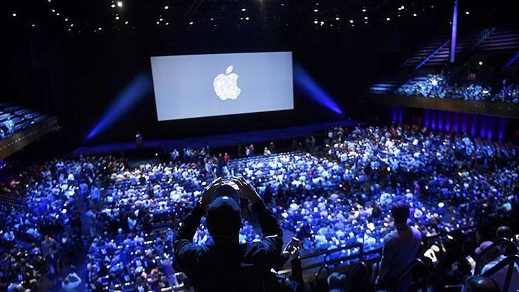 苹果彻底改套路！iPhone18标准版直接跳票，这波操作精明得有点离谱

数码圈