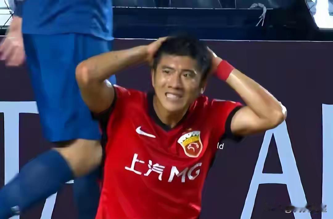 上海上港亚冠联赛0:2输给泰国武里南联队，中超卫冕冠军战略性放弃亚冠，为中超冠军