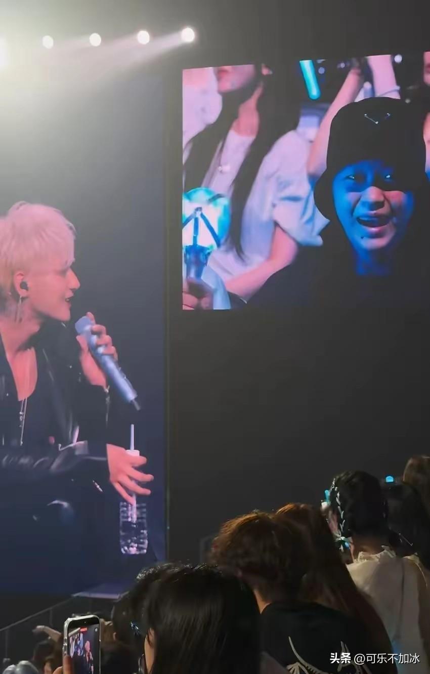 全红婵这回算是彻底“圆梦”了，估计这会儿躺在床上，闭上眼全是演唱会那灯光闪烁的画