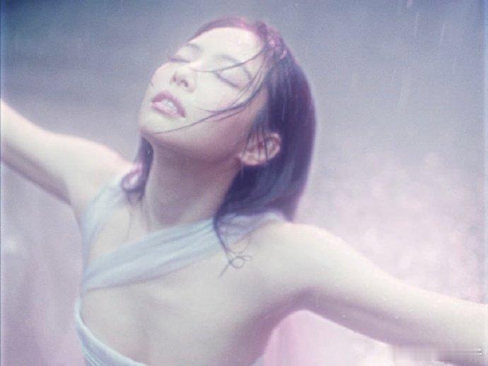 Jennie新歌MV美学Jennie新歌MV美学，此女的审美毋庸置疑好吗！Jen