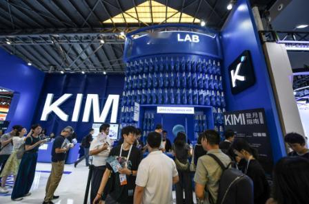 白宫投降？宣布“豁免”中国AI。

8月5日，彭博社曝出一个消息：白宫告知美国A