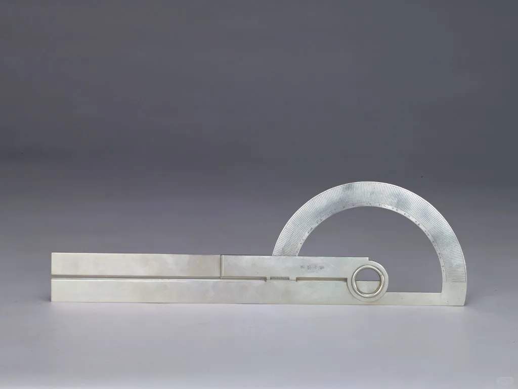 银质角尺
