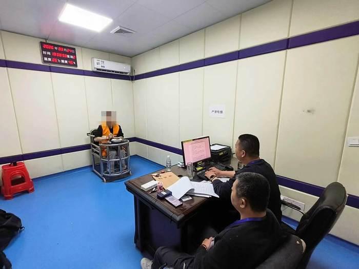 前不久，市民王女士通过社交平台结识一名外地男子，被其以恋爱为名骗取钱财共计21万