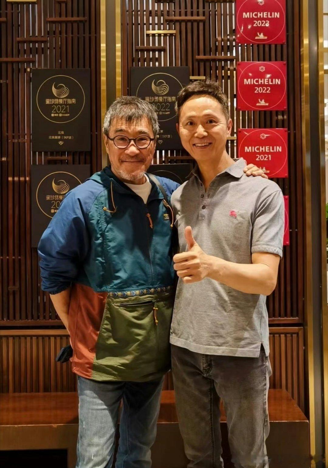 上次看见这么多顶级名厨还是在短剧 本以为百厨争霸这种场面只存在于短剧剧情里，没想