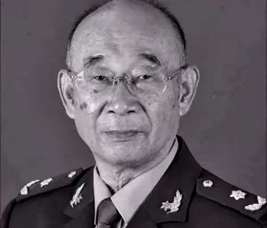 清华学霸穿5元破洞背心，干出亿级国防重器！令美国敬畏的国之脊梁，不该被遗忘
 