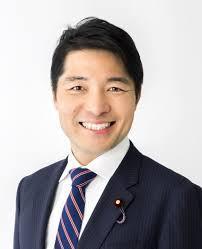 日本搞政企分离的那套老剧本，在今天的日中关系面前已经彻底唱不下去了。

前阵子伊
