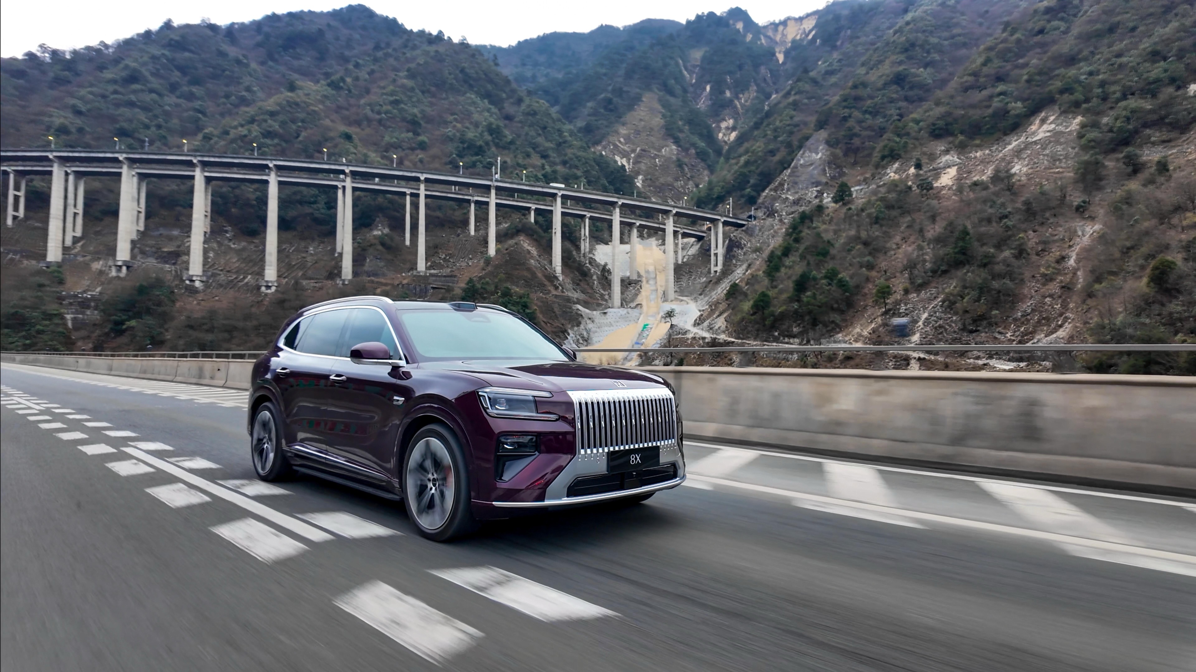 正在试驾极氪8X，被告诉极氪与中国铁建跨界联动的片子《伟大公路巡礼》上线了这我来