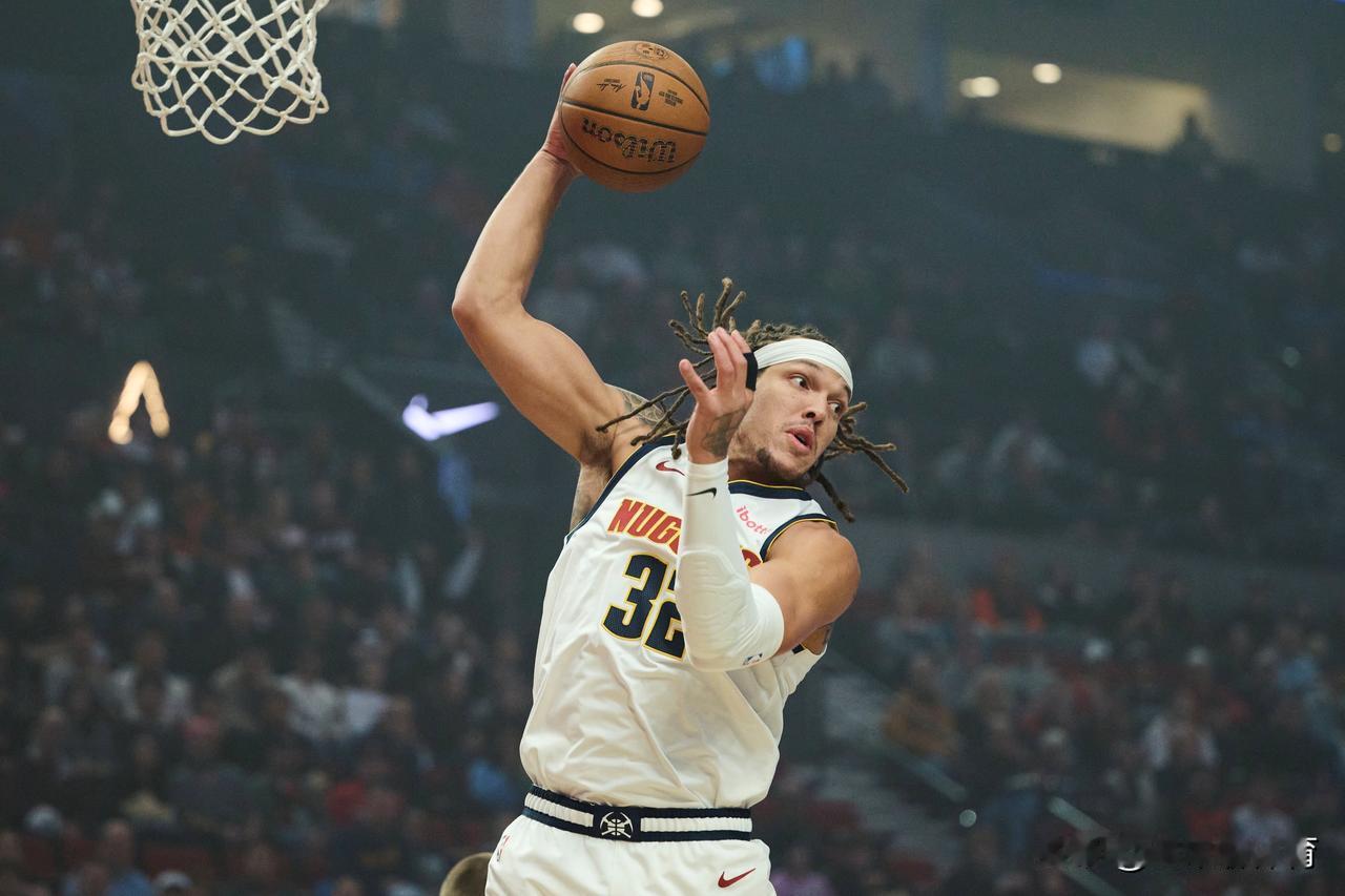 没有阿隆戈登，掘金连赢鹈鹕都费劲！
今天掘金对阵鹈鹕队的比赛中，阿隆戈登由于伤病