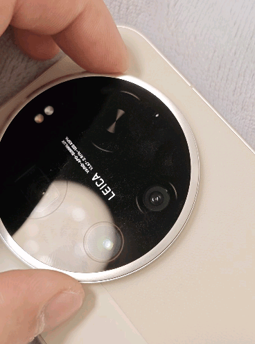 小米17Ultra徕卡 浮动对焦环，大佬说松是为了耐用度打字共振，变焦环上下晃～