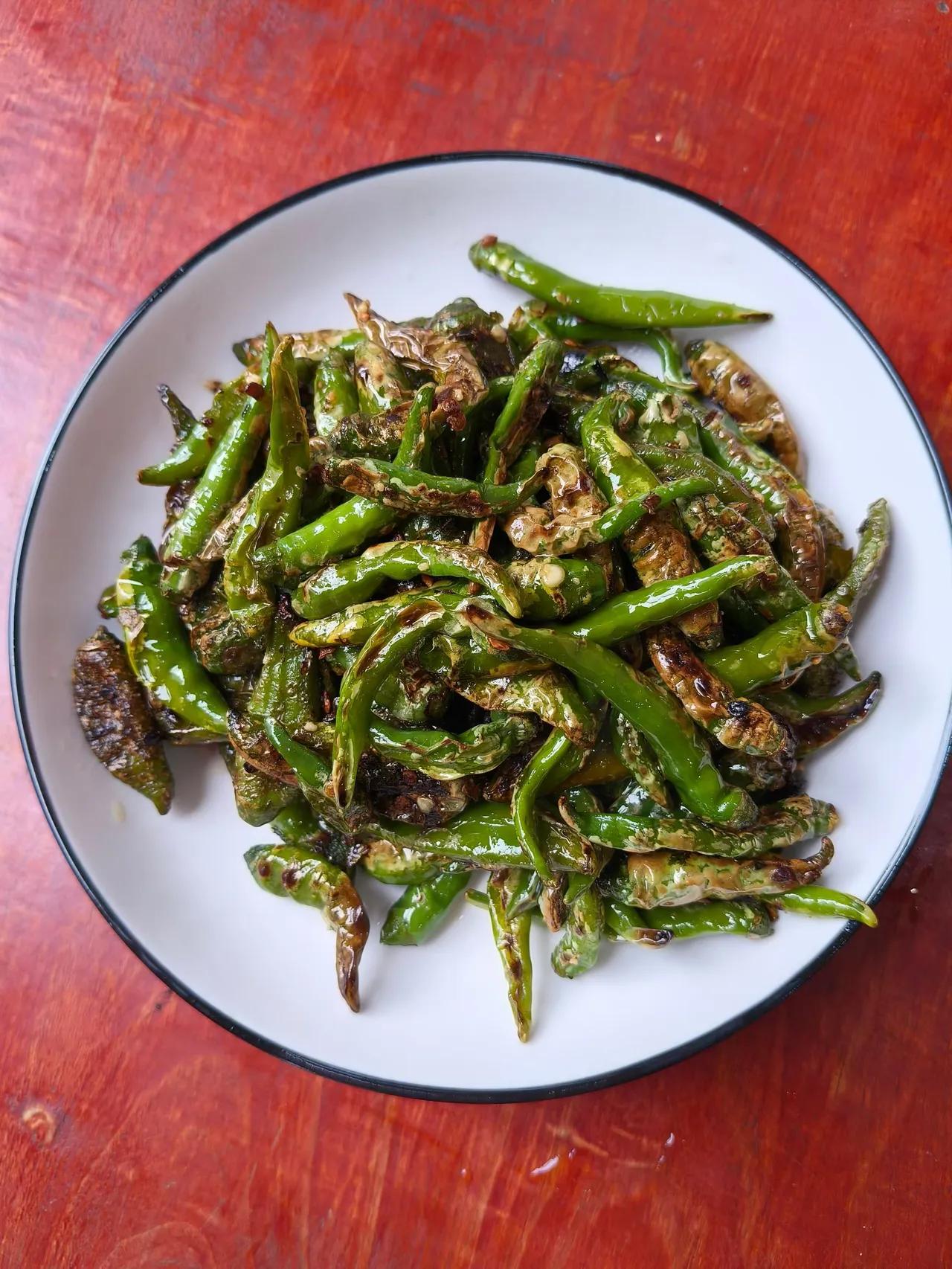 不是我吹！这碗菜你拿肉跟我换，我都不换给你。你信不？[呲牙]