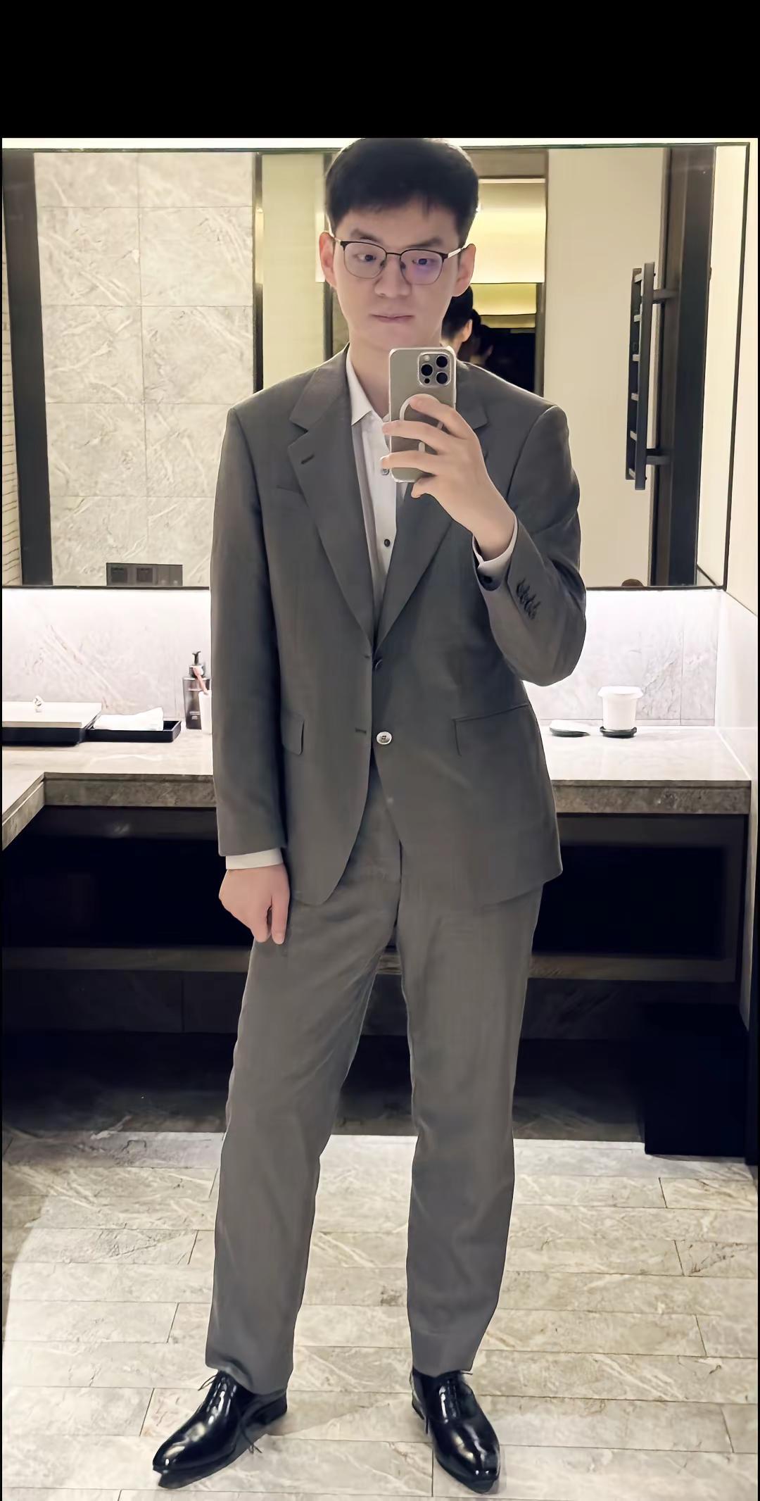 忙中发组动图闪现一下～（live太糊了） 正装皮鞋 正装 正装ootd 正装男