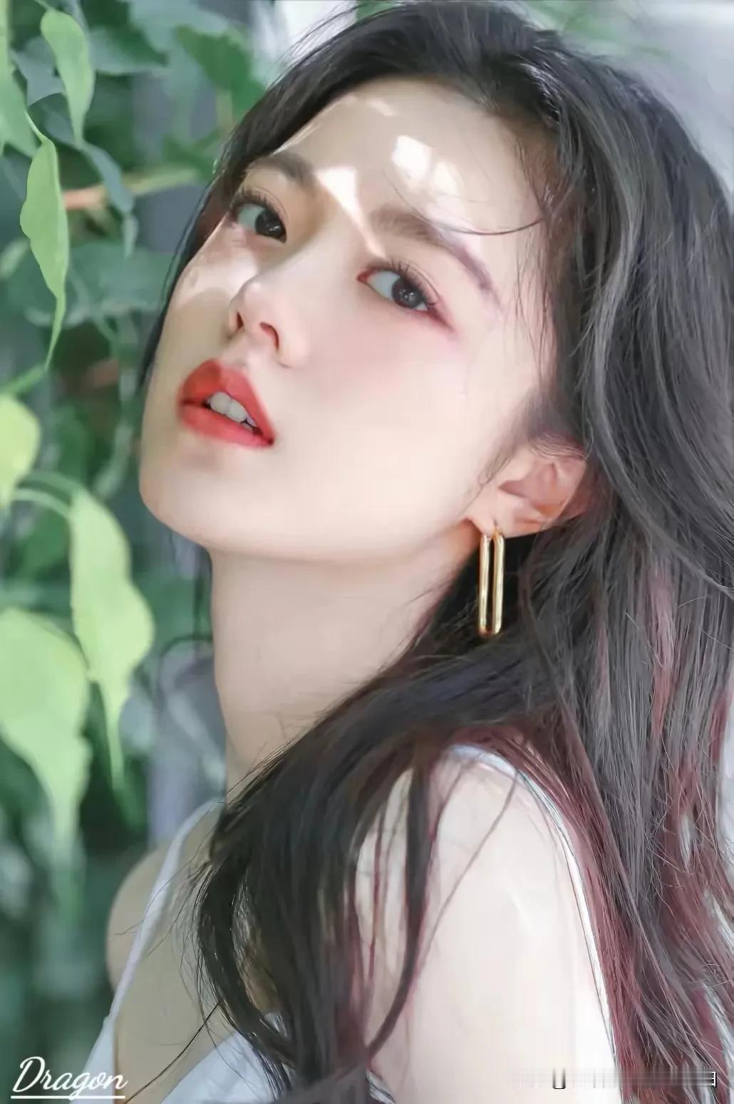 赵今麦美图分享楚楚动人的周也 最美女星赵露思 林允美图 颜控少女赵今麦 清纯女神