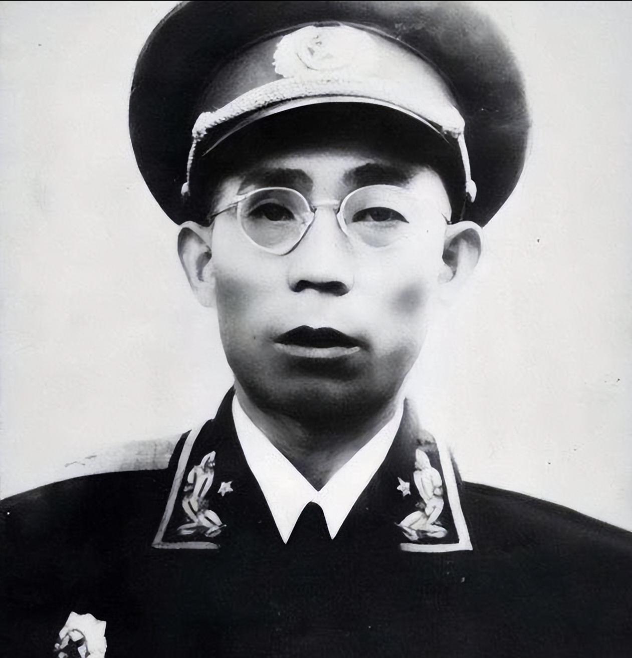 1936年，一名红军团长被主帅当众连喊三声"枪毙"，他没有跪地求饶，只怒吼了一句